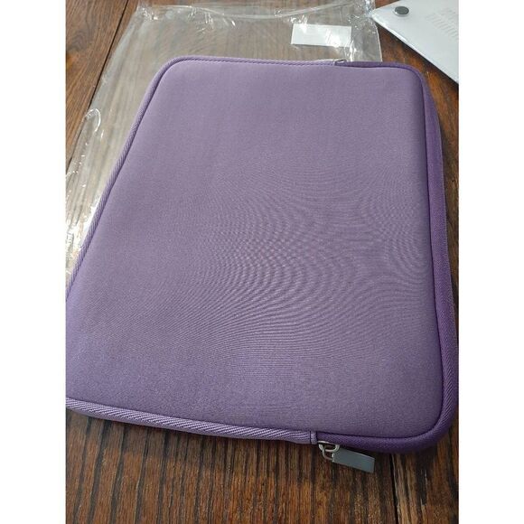 New Wocadi 5-in-1 Violet Floral MacBook Air 13 Sleeve Protection Kit - Picture 4 of 6